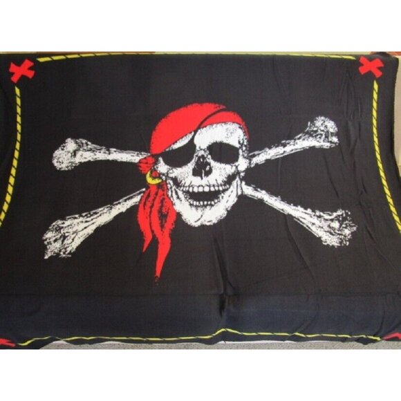 New Pirate Skull Red Bandana Cap Jolly Roger Fleece Throw Gift Blanket Eye Patch - Picture 1 of 3